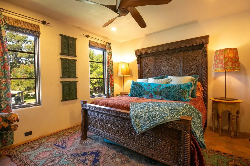 113 La Posada Spectacular Texas Waterfront Estate Redefining Artistic Luxury and Architectural Excellence at 9.895 Million 24