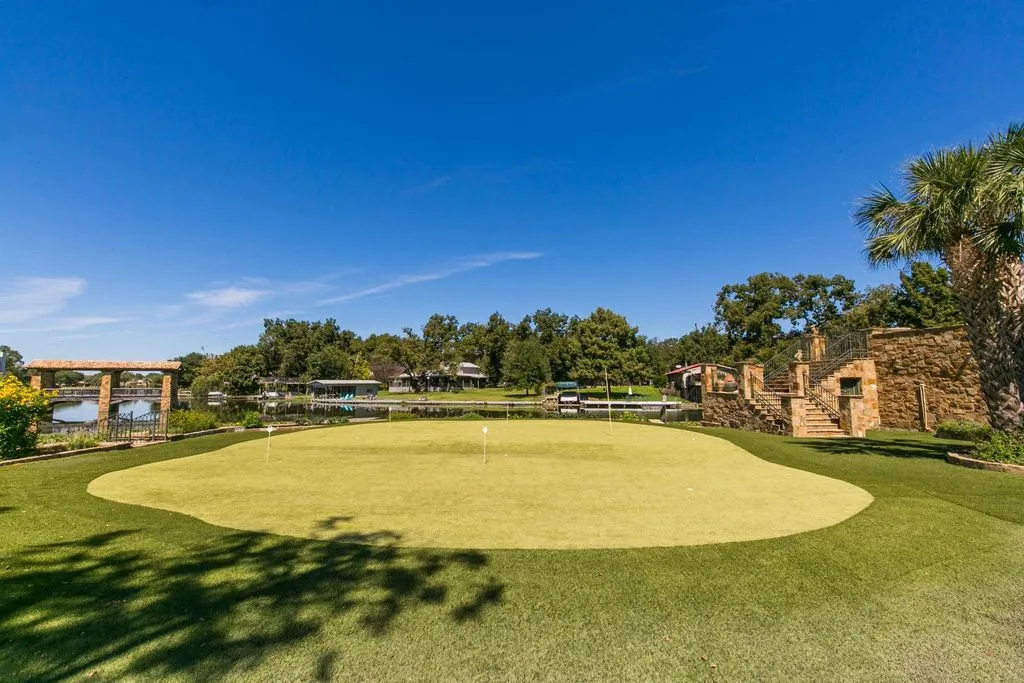 113 La Posada Spectacular Texas Waterfront Estate Redefining Artistic Luxury and Architectural Excellence at 9.895 Million 26