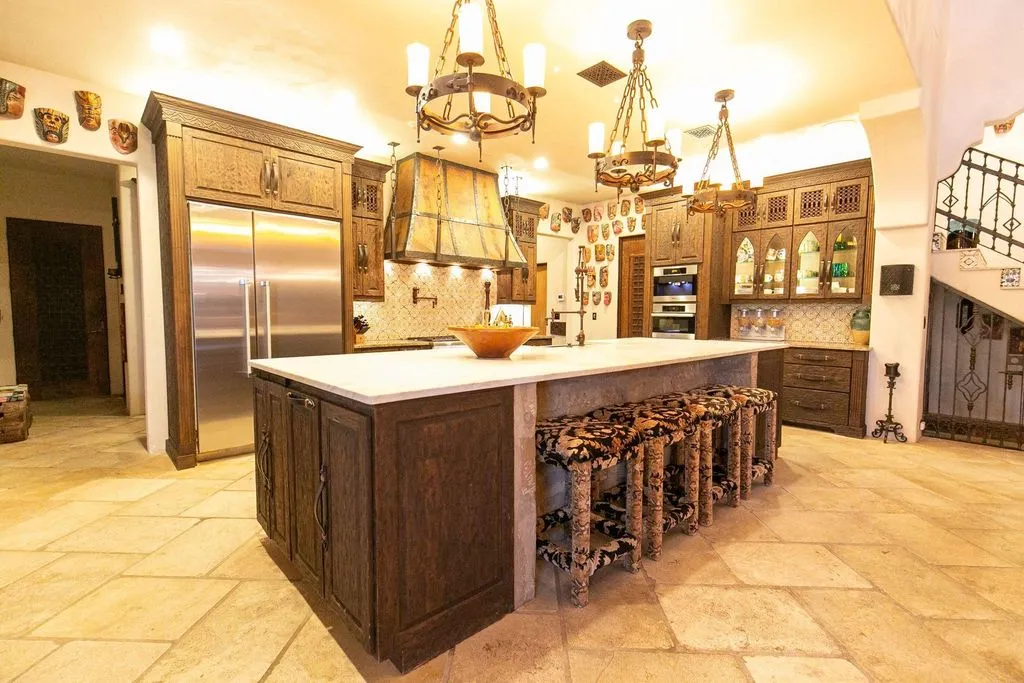 113 La Posada Spectacular Texas Waterfront Estate Redefining Artistic Luxury and Architectural Excellence at 9.895 Million 9