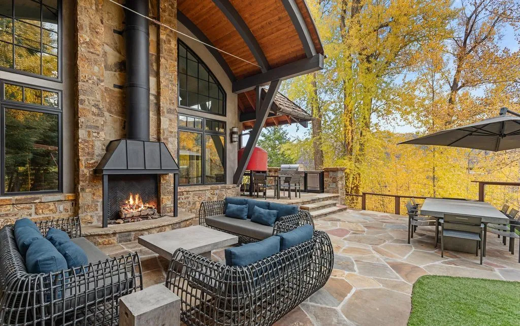 1162 Tiehack Rd Extraordinary Colorado Estate Showcasing Sophistication and Modern Comfort 4
