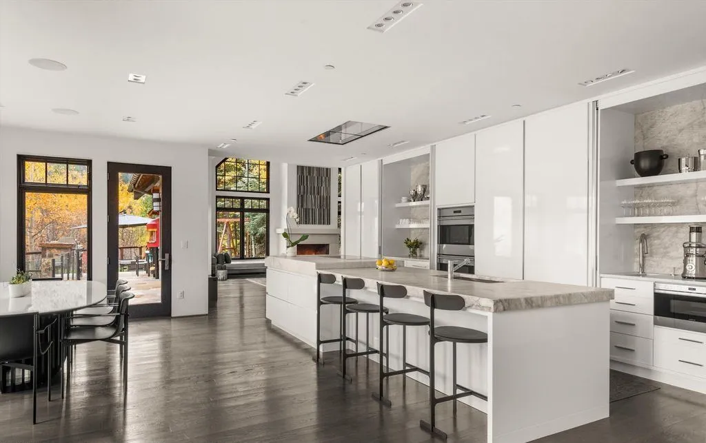 1162 Tiehack Rd Extraordinary Colorado Estate Showcasing Sophistication and Modern Comfort 9