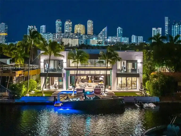 Stunning $16.9 Million Modern Waterfront Estate with Wide Maule Lake Views in North Miami Beach