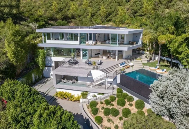 Stunning California Estate Redefines Indoor-Outdoor Living at $14.995M
