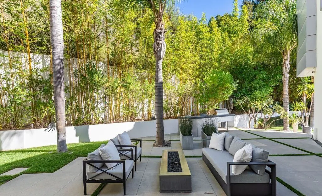 1895 Rising Glen Rd A Spectacular Architectural Gem Redefining Indoor Outdoor Elegance 15