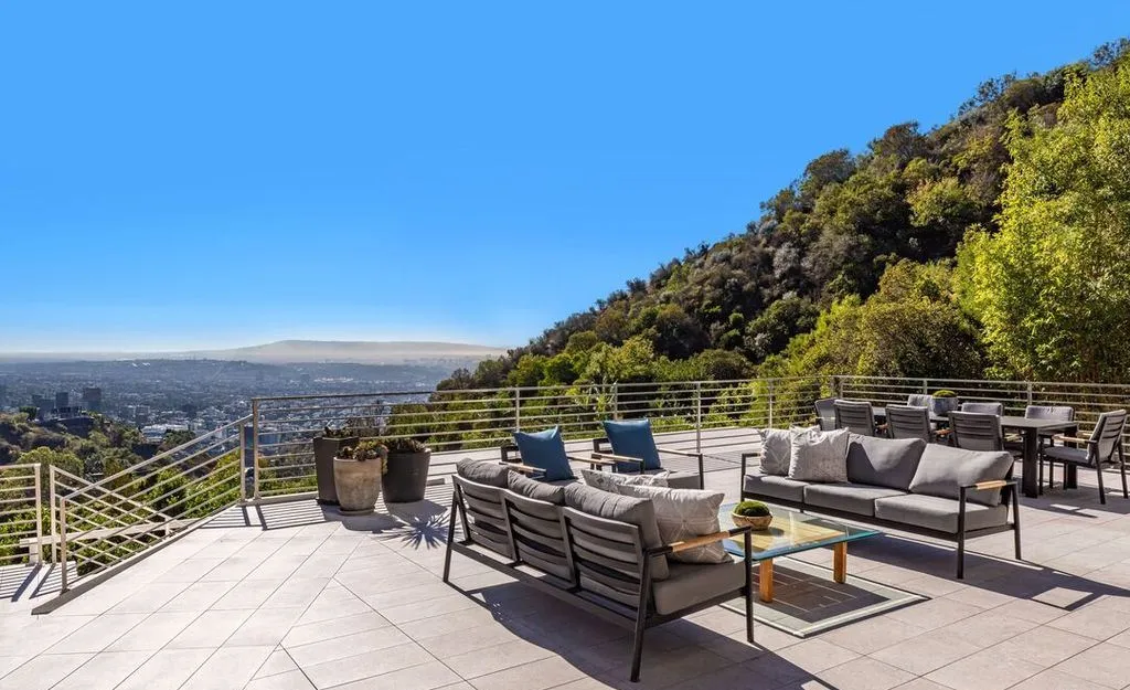 1895 Rising Glen Rd A Spectacular Architectural Gem Redefining Indoor Outdoor Elegance 16