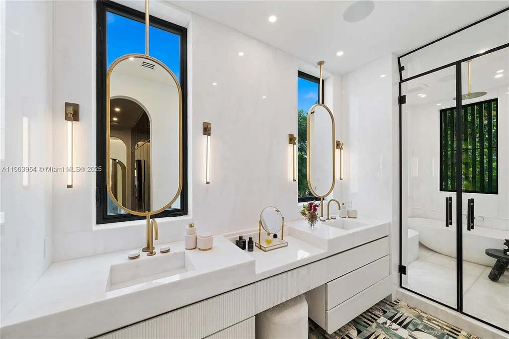 2053 N Bay Rd Miami Beach 22.9M Waterfront Masterpiece Redefines Tropical Modern Luxury 13