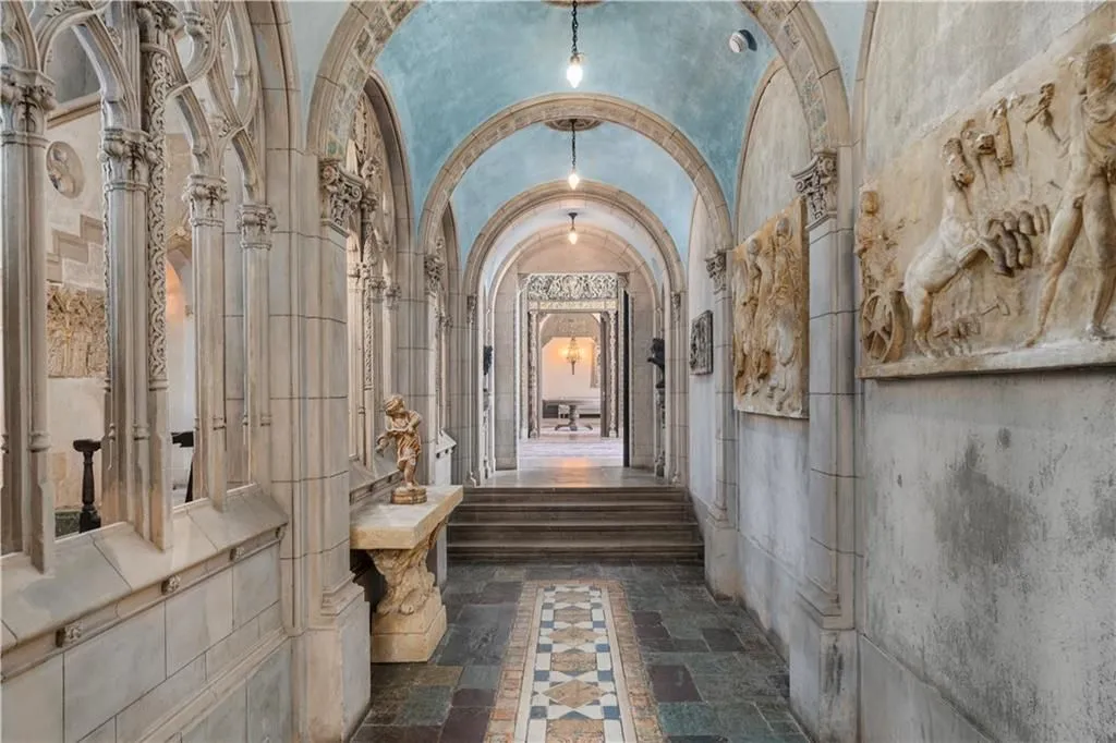 Extraordinary Rhode Island Estate Offers Timeless Grandeur and Unmatched Potential, Asking $28.5 Million 15 207 Ruggles Ave An Extraordinary Rhode Island Estate Offering Timeless Grandeur and Unmatched Potential Asking 28.5 Million 14