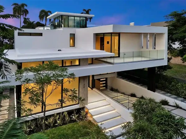 Spectacular $10.3 Million Modern Miami Estate Offers Exceptional Luxury Living