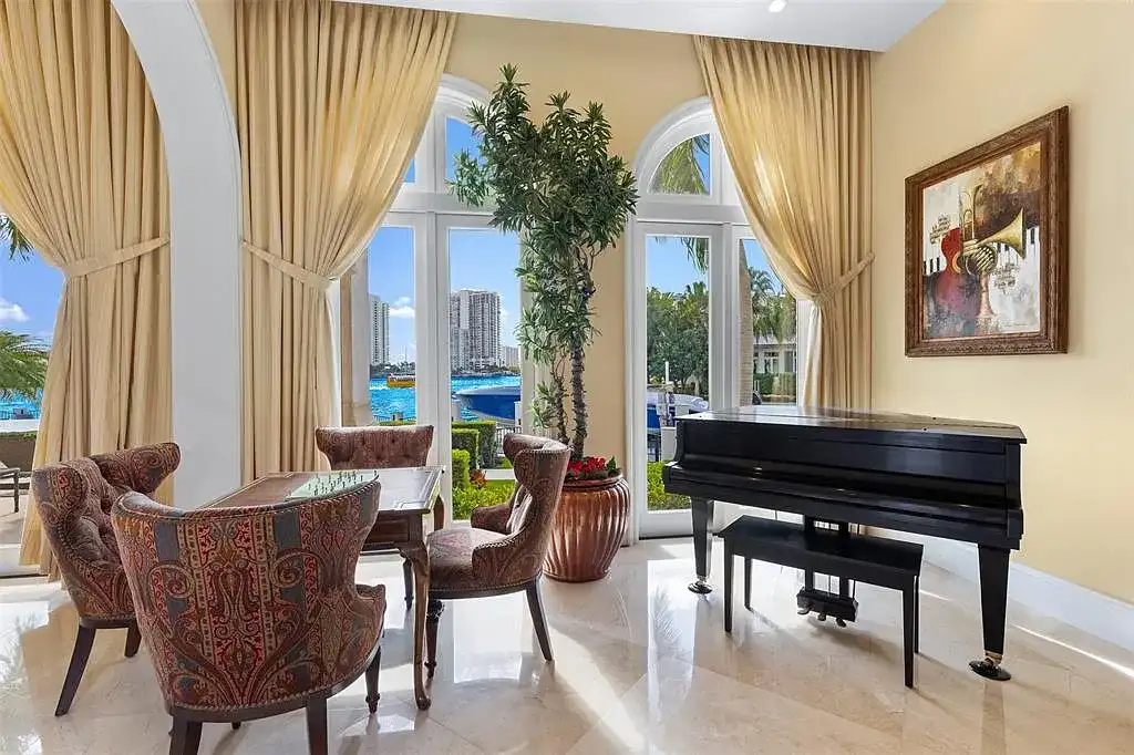 Stunning Fort Lauderdale Waterfront Estate with Mega-Yacht Dockage Listed at $30 Million 11 2716 Aqua Vista Blvd Fort Lauderdale Home for Sale Stunning Ultra Luxury Waterfront Estate Listed at 30 Million 3