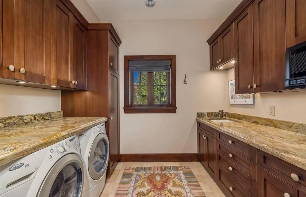 28 Kokanee Ln Stunning Colorado Mountain Home by Acclaimed Architect Daniel Murphy 21