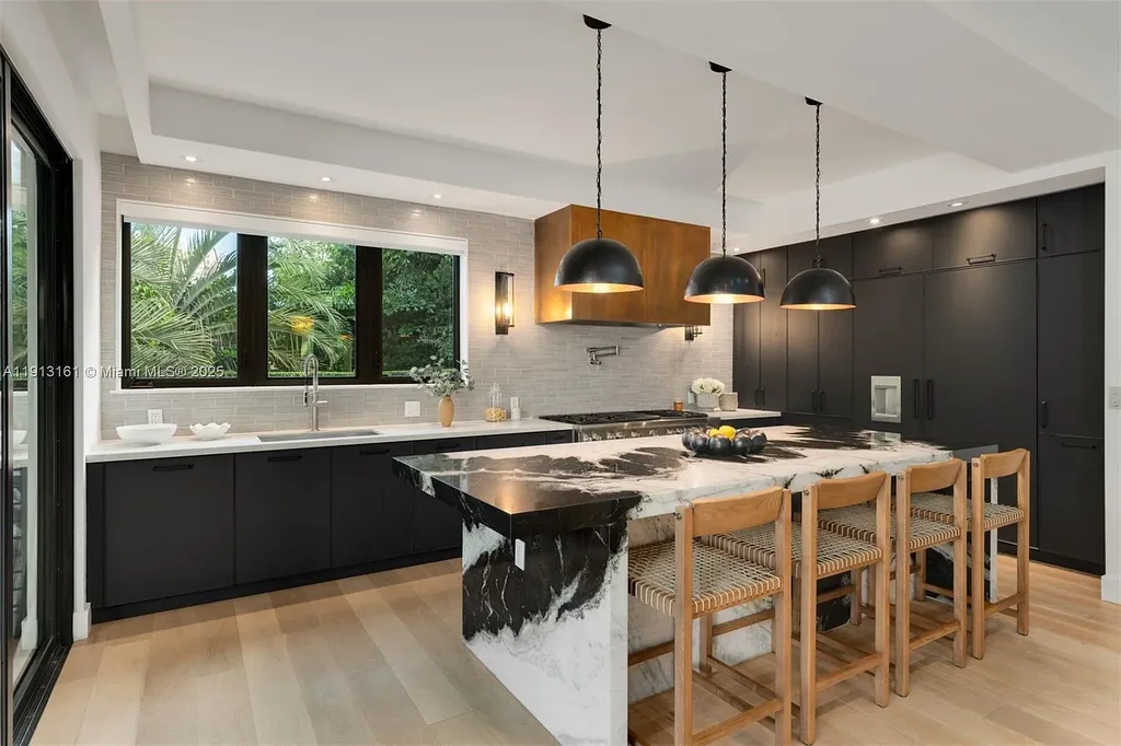 A $18.9 Million Waterfront Sanctuary Offering Exceptional Architectural Luxury in Miami Beach 8 2801 Flamingo Dr 18.9 Million Stunning Waterfront Masterpiece Elevates Miami Beach Luxury Living 2