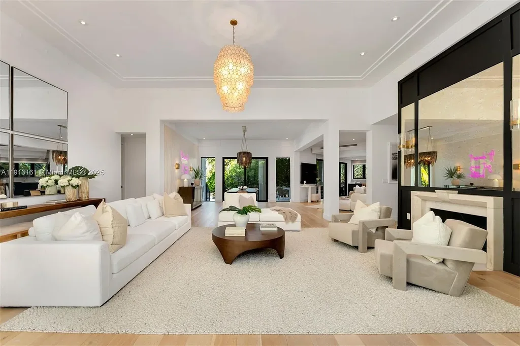 A $18.9 Million Waterfront Sanctuary Offering Exceptional Architectural Luxury in Miami Beach 7 2801 Flamingo Dr 18.9 Million Stunning Waterfront Masterpiece Elevates Miami Beach Luxury Living 3