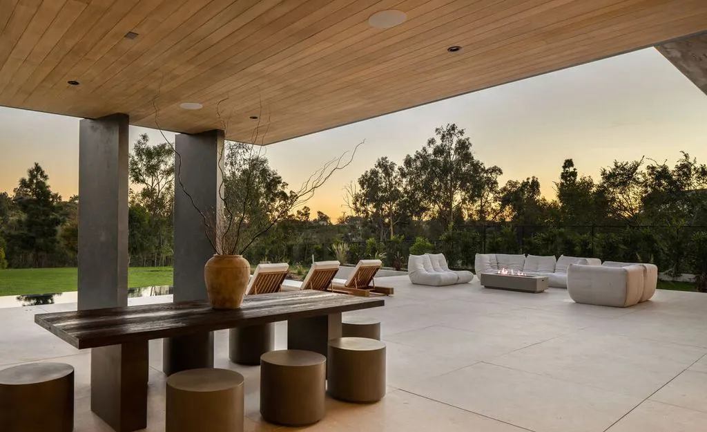 Step Inside the $16,575,000 Point Dume Architectural Marvel by Minarc and MYMM 26 29200 Larkspur Ln Extraordinary Point Dume Estate by Minarc and MYMM Interior Design Studio 22
