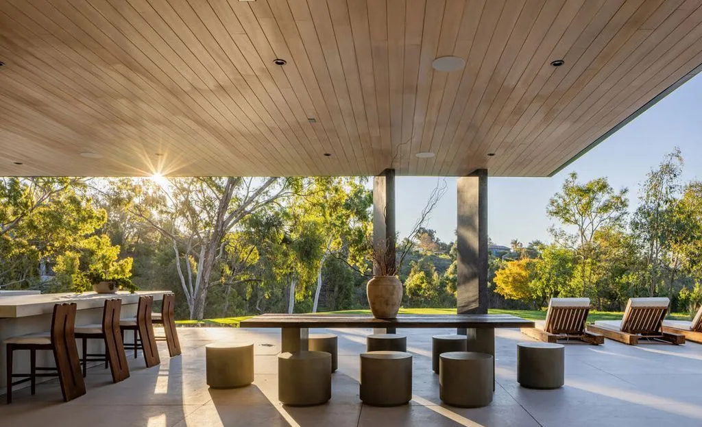 Step Inside the $16,575,000 Point Dume Architectural Marvel by Minarc and MYMM 27 29200 Larkspur Ln Extraordinary Point Dume Estate by Minarc and MYMM Interior Design Studio 23