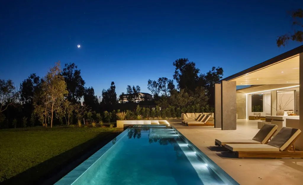 Step Inside the $16,575,000 Point Dume Architectural Marvel by Minarc and MYMM 31 29200 Larkspur Ln Extraordinary Point Dume Estate by Minarc and MYMM Interior Design Studio 27