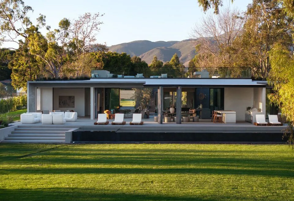 Step Inside the $16,575,000 Point Dume Architectural Marvel by Minarc and MYMM 8 29200 Larkspur Ln Extraordinary Point Dume Estate by Minarc and MYMM Interior Design Studio 4