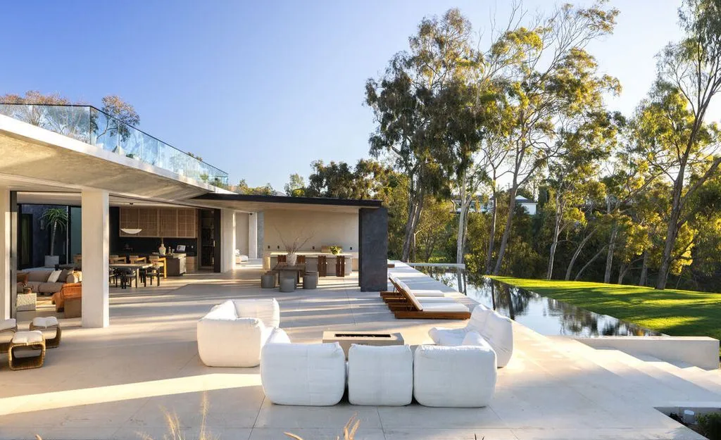 Step Inside the $16,575,000 Point Dume Architectural Marvel by Minarc and MYMM 9 29200 Larkspur Ln Extraordinary Point Dume Estate by Minarc and MYMM Interior Design Studio 5