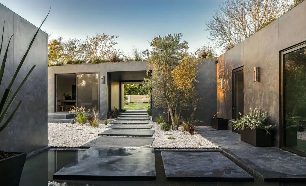 Step Inside the $16,575,000 Point Dume Architectural Marvel by Minarc and MYMM 12 29200 Larkspur Ln Extraordinary Point Dume Estate by Minarc and MYMM Interior Design Studio 8