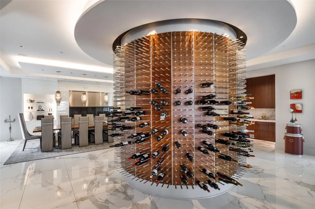 Spectacular Texas Estate Offers Unmatched Lakefront and Golf-Course Living Est. $9,999,999 19 3102 Noble Lakes Ln Spectacular Texas Estate with Unmatched Lakefront and Golf Course Living at 9.999 Million 14