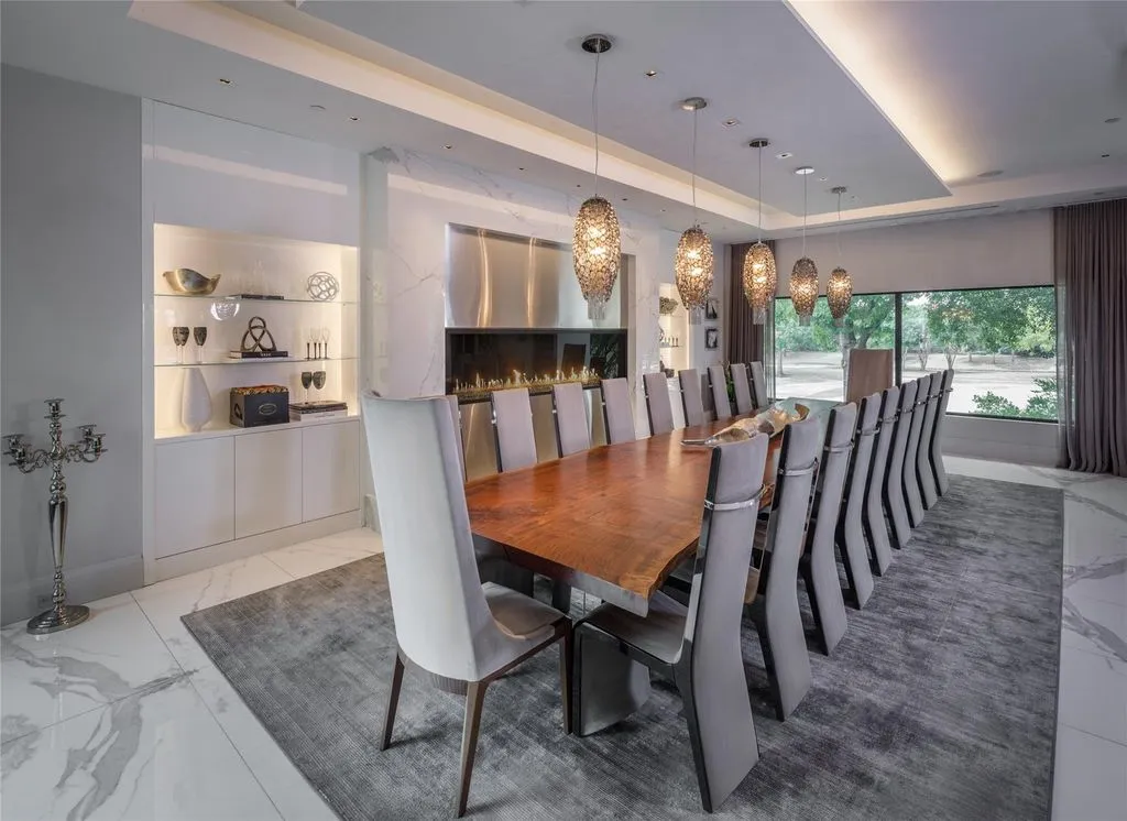 Spectacular Texas Estate Offers Unmatched Lakefront and Golf-Course Living Est. $9,999,999 20 3102 Noble Lakes Ln Spectacular Texas Estate with Unmatched Lakefront and Golf Course Living at 9.999 Million 15