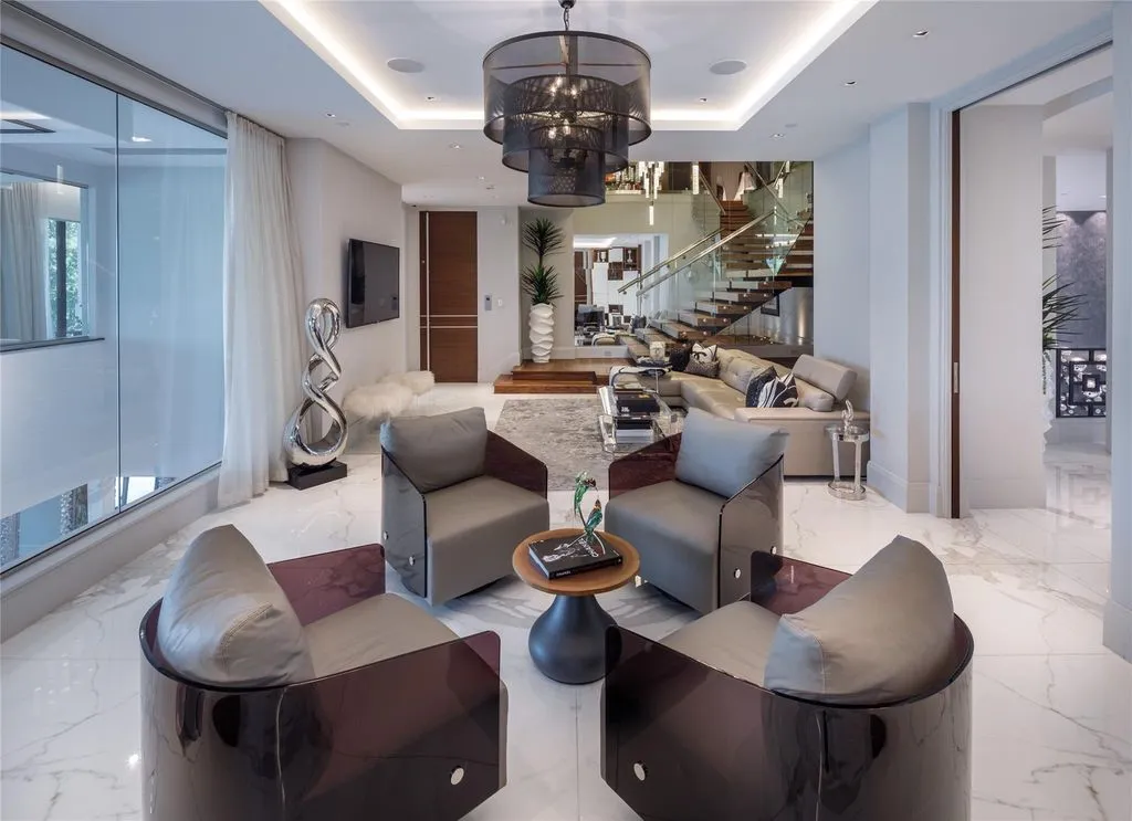 Spectacular Texas Estate Offers Unmatched Lakefront and Golf-Course Living Est. $9,999,999 25 3102 Noble Lakes Ln Spectacular Texas Estate with Unmatched Lakefront and Golf Course Living at 9.999 Million 22