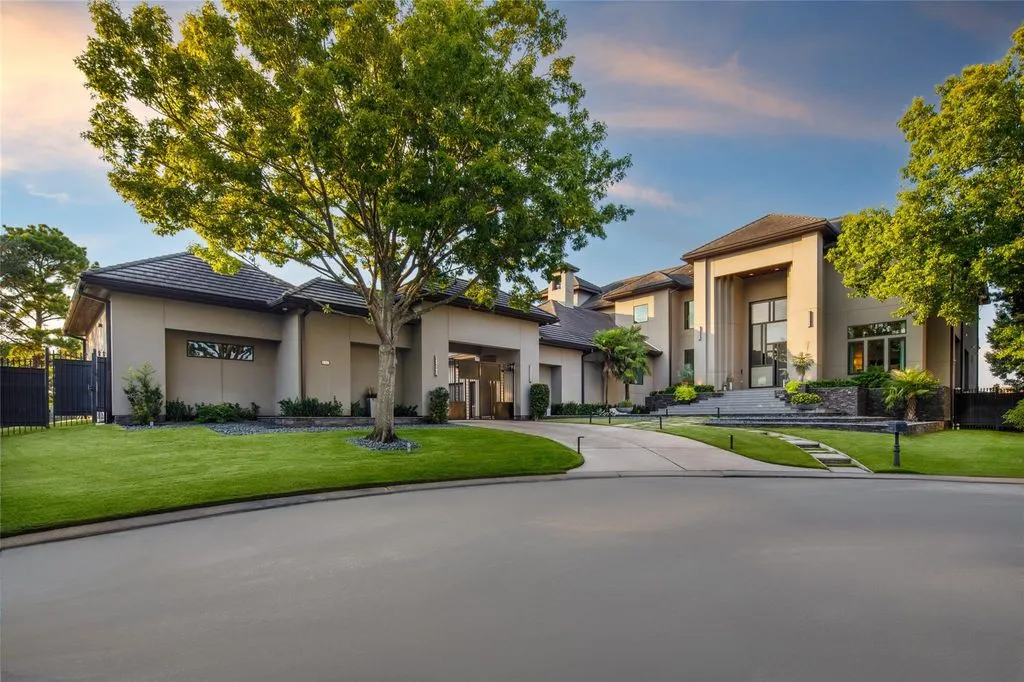 Spectacular Texas Estate Offers Unmatched Lakefront and Golf-Course Living Est. $9,999,999 7 3102 Noble Lakes Ln Spectacular Texas Estate with Unmatched Lakefront and Golf Course Living at 9.999 Million 4