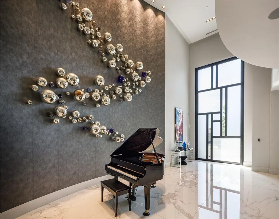 Spectacular Texas Estate Offers Unmatched Lakefront and Golf-Course Living Est. $9,999,999 10 3102 Noble Lakes Ln Spectacular Texas Estate with Unmatched Lakefront and Golf Course Living at 9.999 Million 6