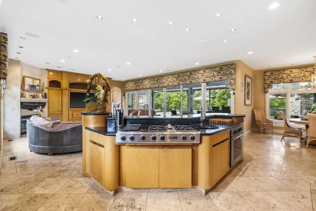 318 S Farm Road 193 A Stunning Missouri Estate Offering Unmatched Sophistication Privacy and Resort Style Amenities 10