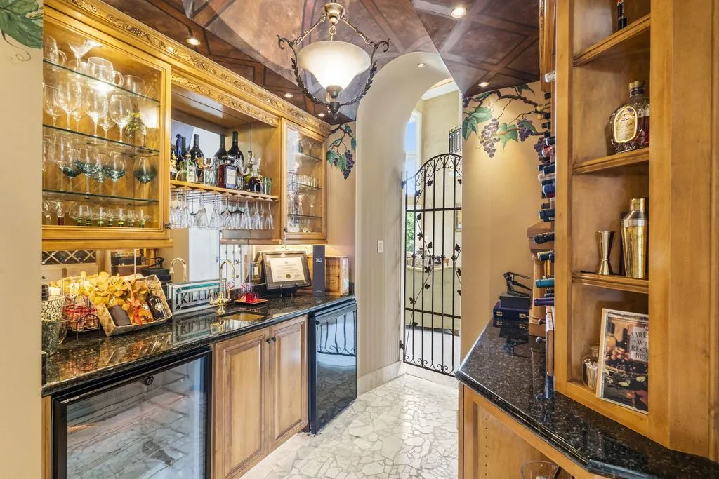 318 S Farm Road 193 A Stunning Missouri Estate Offering Unmatched Sophistication Privacy and Resort Style Amenities 12