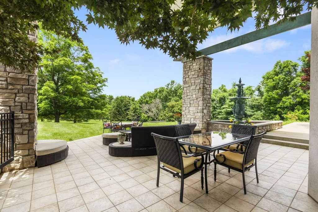 318 S Farm Road 193 A Stunning Missouri Estate Offering Unmatched Sophistication Privacy and Resort Style Amenities 19