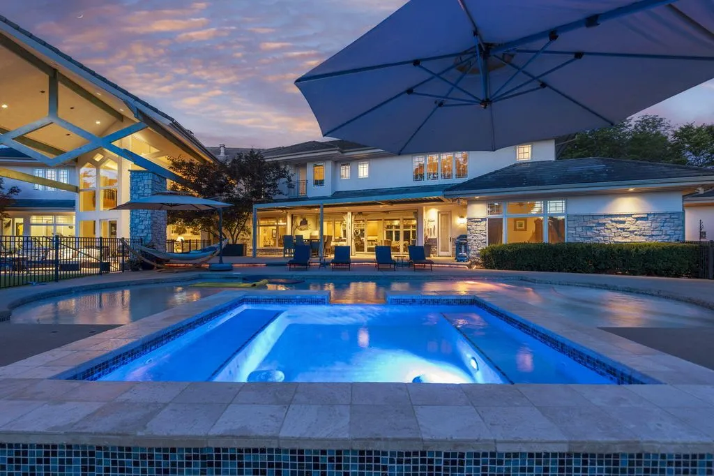 318 S Farm Road 193 A Stunning Missouri Estate Offering Unmatched Sophistication Privacy and Resort Style Amenities 21