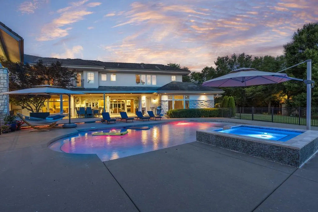 318 S Farm Road 193 A Stunning Missouri Estate Offering Unmatched Sophistication Privacy and Resort Style Amenities 22