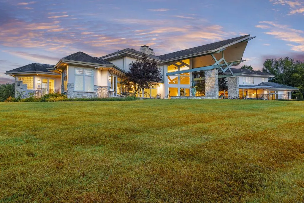 318 S Farm Road 193 A Stunning Missouri Estate Offering Unmatched Sophistication Privacy and Resort Style Amenities 26