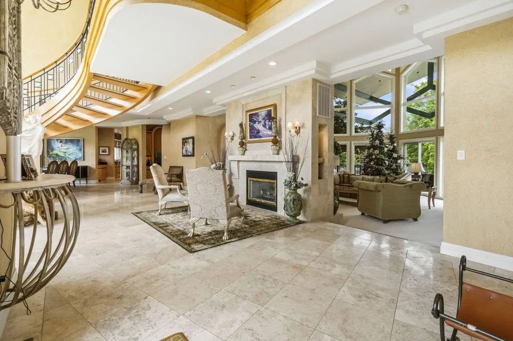 318 S Farm Road 193 A Stunning Missouri Estate Offering Unmatched Sophistication Privacy and Resort Style Amenities 4