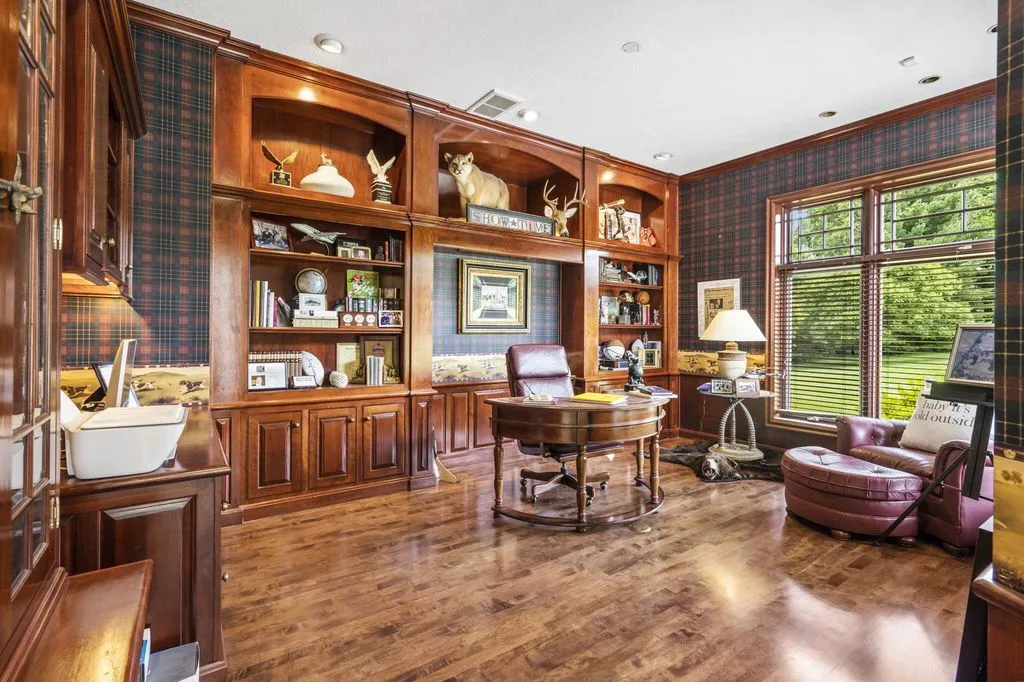 318 S Farm Road 193 A Stunning Missouri Estate Offering Unmatched Sophistication Privacy and Resort Style Amenities 7