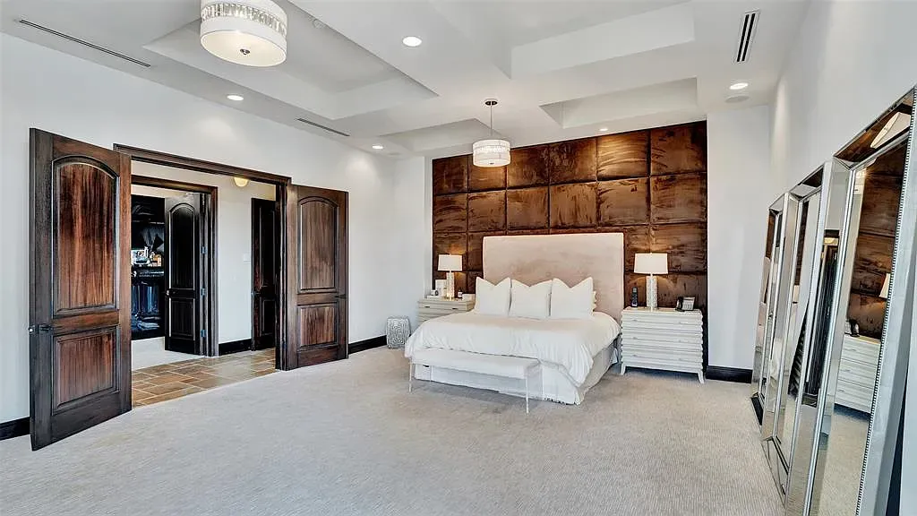 $9.7 Million Spectacular Weston Waterfront Estate with Resort-Style Amenities and Panoramic Lake Views 10 3530 Windmill Ranch Rd Weston $9.7M luxury waterfront estate with 7 bedrooms, 10 bathrooms, resort-style pool, and panoramic lake views