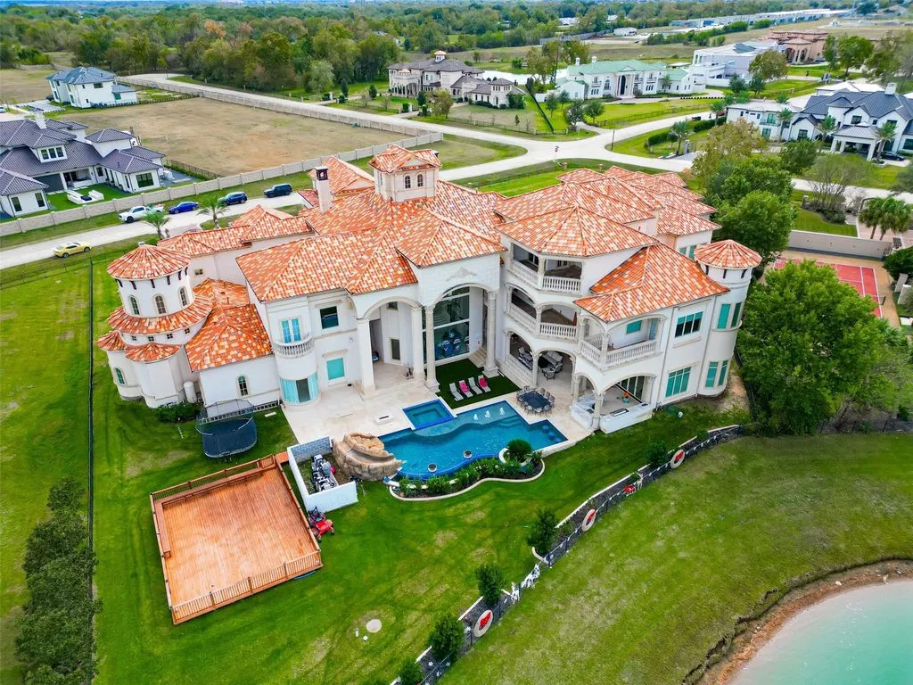 41 Cadence Ct Stunning Mediterranean Home With Beautiful Architectural Details 3