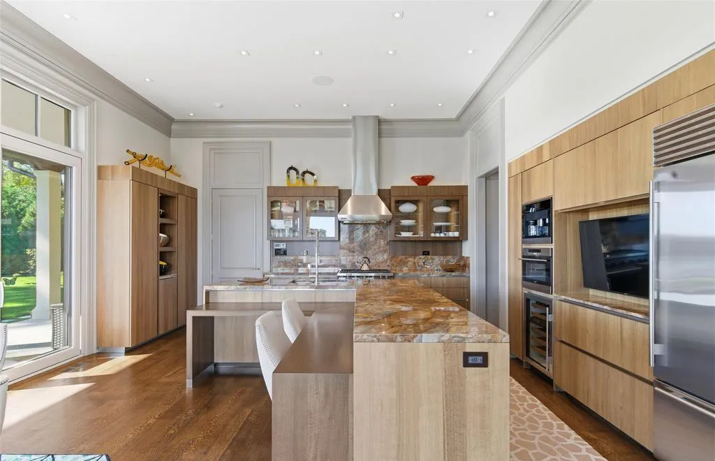 5 Bouton Point Road Extraordinary Lloyd Harbor Estate Embodying Exceptional Coastal Sophistication 8