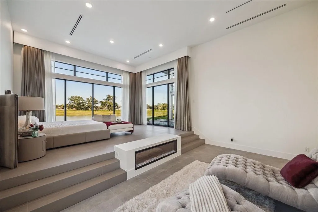 Luxury Waterfront Living: Sleek, Modern Texas Estate Worth $5.8 Million 15 51 Saint Catherine Way Breathtaking Modern Waterfront Masterpiece – 5.8 Million 11