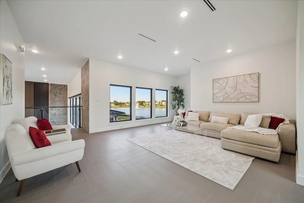 Luxury Waterfront Living: Sleek, Modern Texas Estate Worth $5.8 Million 19 51 Saint Catherine Way Breathtaking Modern Waterfront Masterpiece – 5.8 Million 16