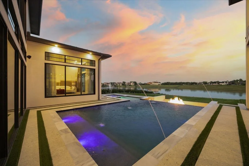 Luxury Waterfront Living: Sleek, Modern Texas Estate Worth $5.8 Million 23 51 Saint Catherine Way Breathtaking Modern Waterfront Masterpiece – 5.8 Million 20