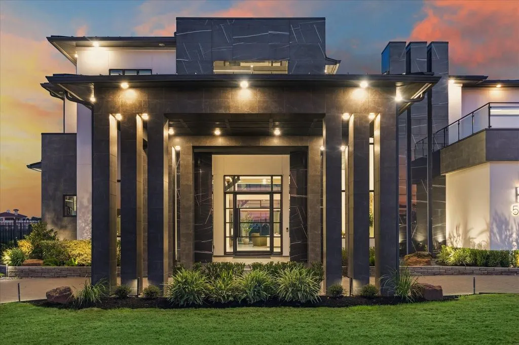 Luxury Waterfront Living: Sleek, Modern Texas Estate Worth $5.8 Million 7 51 Saint Catherine Way Breathtaking Modern Waterfront Masterpiece – 5.8 Million 3