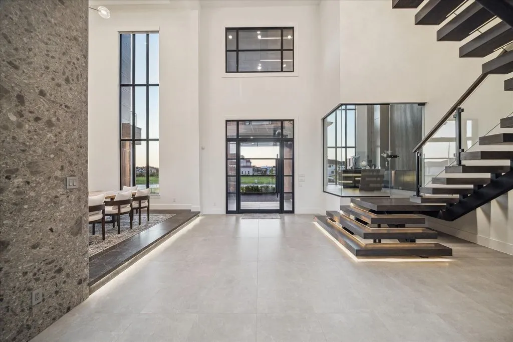 Luxury Waterfront Living: Sleek, Modern Texas Estate Worth $5.8 Million 8 51 Saint Catherine Way Breathtaking Modern Waterfront Masterpiece – 5.8 Million 4