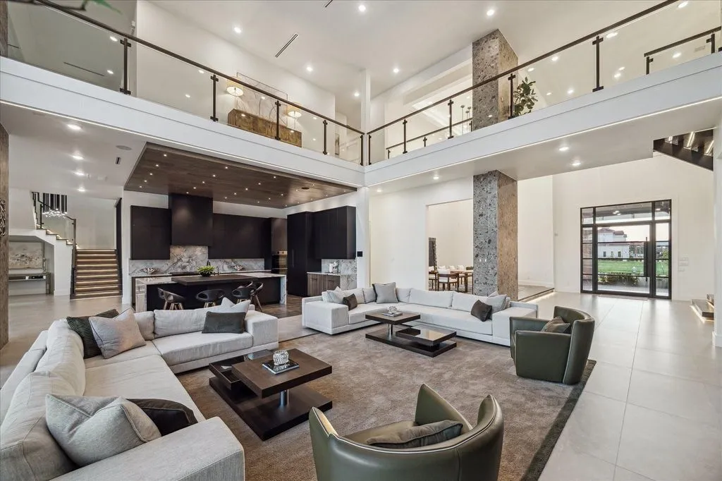 Luxury Waterfront Living: Sleek, Modern Texas Estate Worth $5.8 Million 9 51 Saint Catherine Way Breathtaking Modern Waterfront Masterpiece – 5.8 Million 5