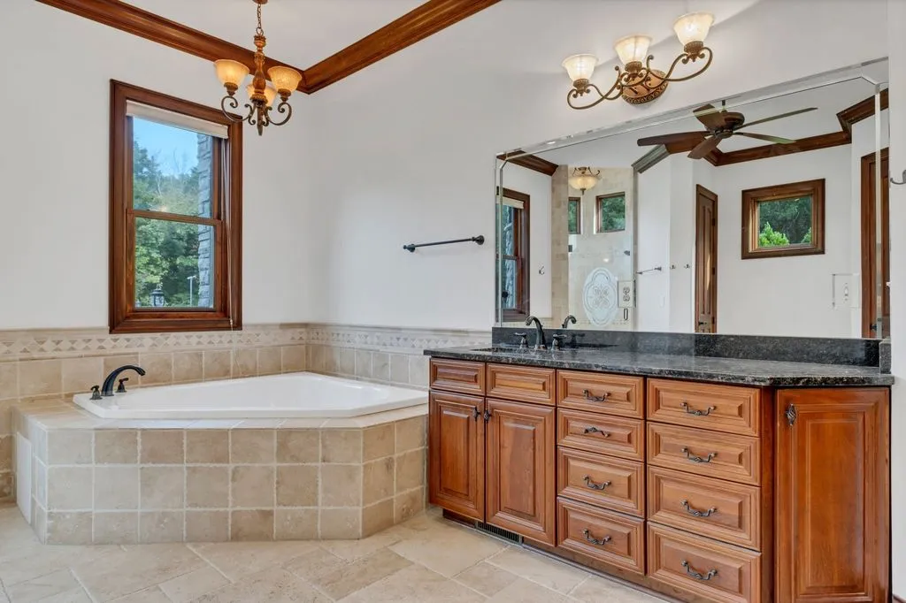 5915 Hillsboro Pike A Spectacular Tennessee Estate Perfect for Entertainment and Everyday Living 13