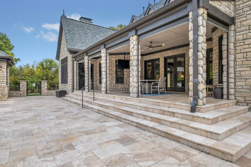 5915 Hillsboro Pike A Spectacular Tennessee Estate Perfect for Entertainment and Everyday Living 19