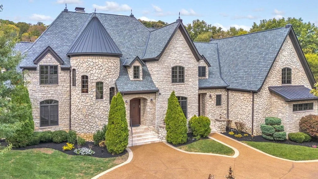 5915 Hillsboro Pike A Spectacular Tennessee Estate Perfect for Entertainment and Everyday Living 2