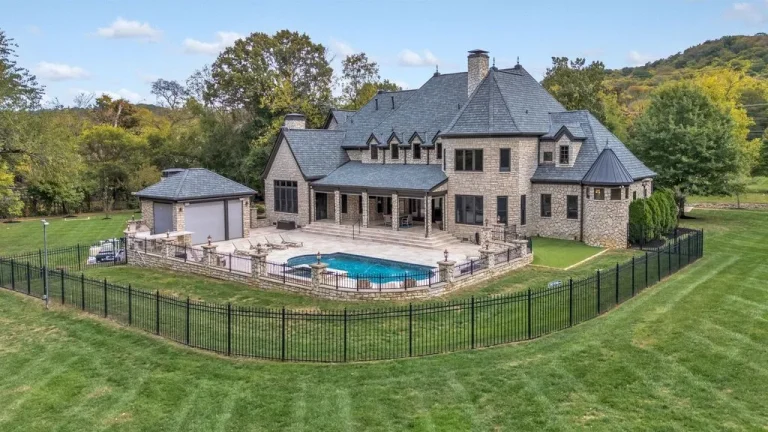 A Tennessee Luxury Estate Designed for Entertainment and Effortless Living Asks $5,299,000