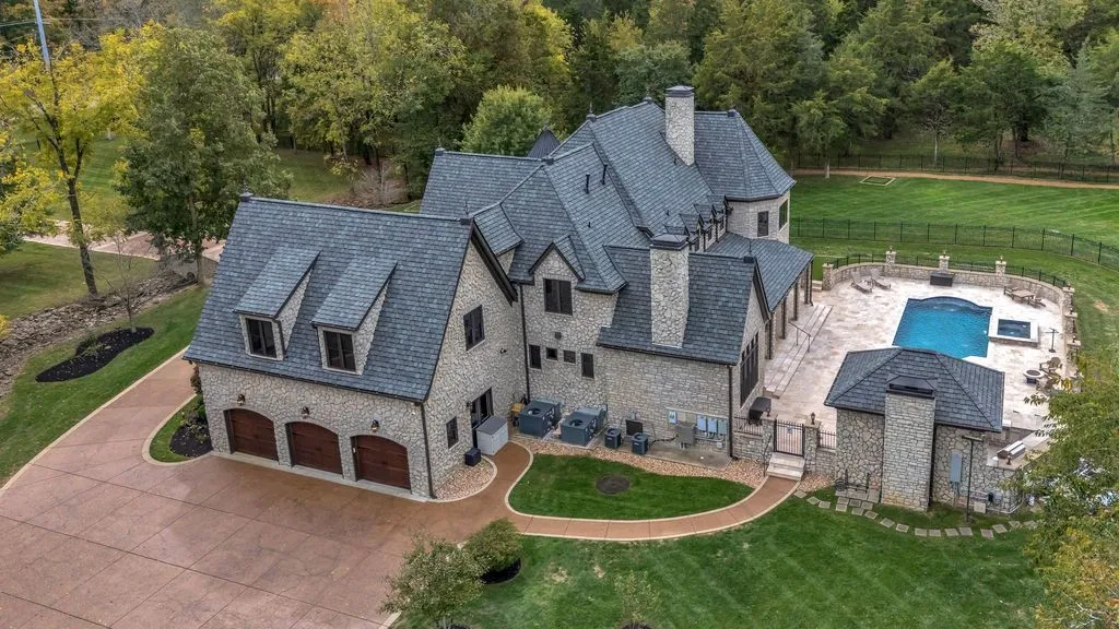 5915 Hillsboro Pike A Spectacular Tennessee Estate Perfect for Entertainment and Everyday Living 24