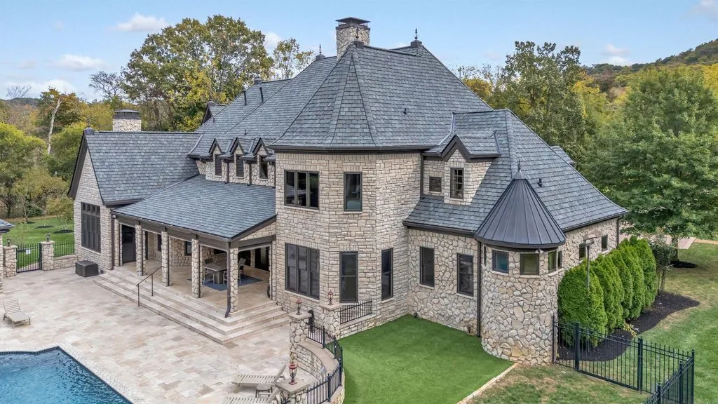 5915 Hillsboro Pike A Spectacular Tennessee Estate Perfect for Entertainment and Everyday Living 25